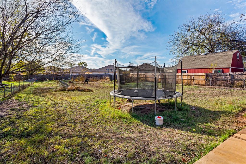 1429 W Torrey St, Granbury, TX 76048 photo