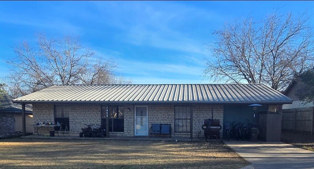 1429 Torrey St, Granbury, TX 76048