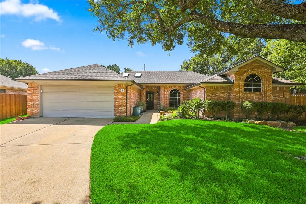 3 Roaring Creek Ct, Trophy Club, TX 76262