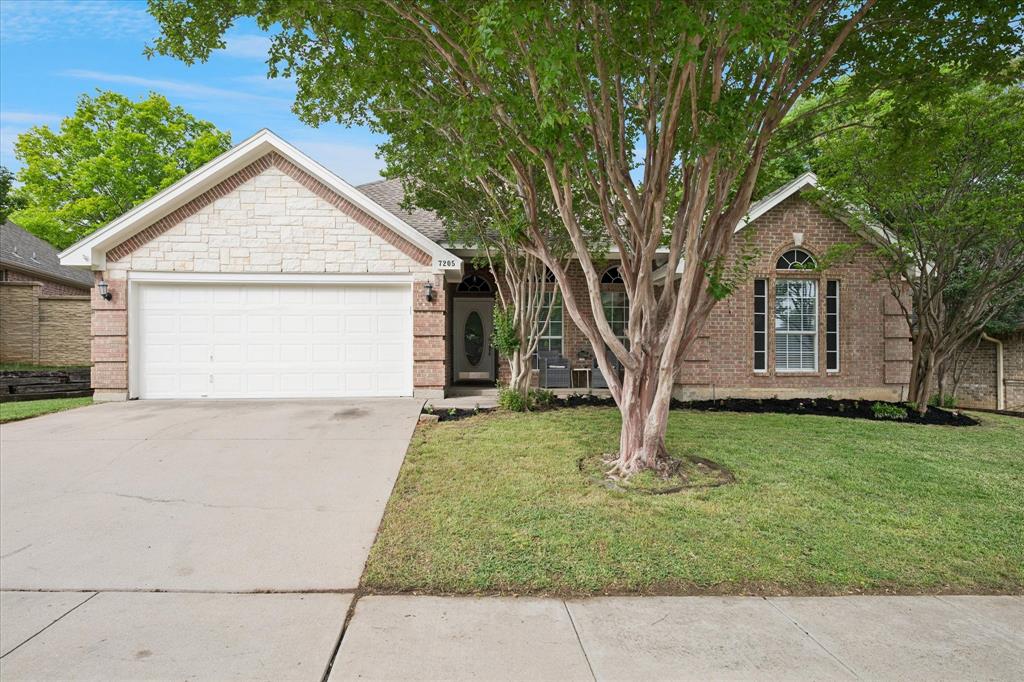 7205 Elm Wood Dr, North Richland Hills, TX 76182