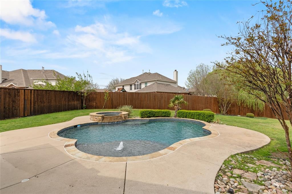 613 Windward Dr, Murphy, TX 75094