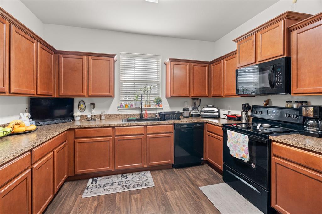 9831 Whistler Dr, Dallas, TX 75217 photo