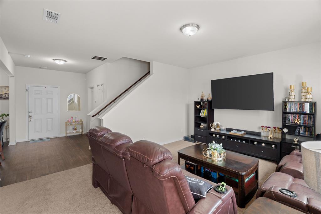 9831 Whistler Dr, Dallas, TX 75217 photo