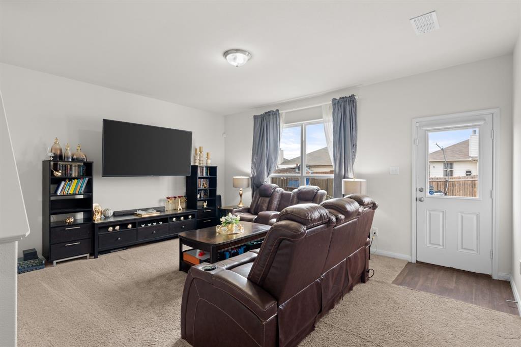 9831 Whistler Dr, Dallas, TX 75217 photo