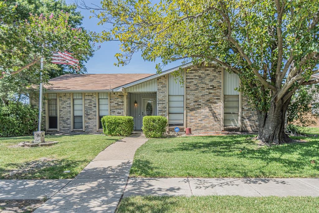 4501 Freeport Dr, Garland, TX 75043