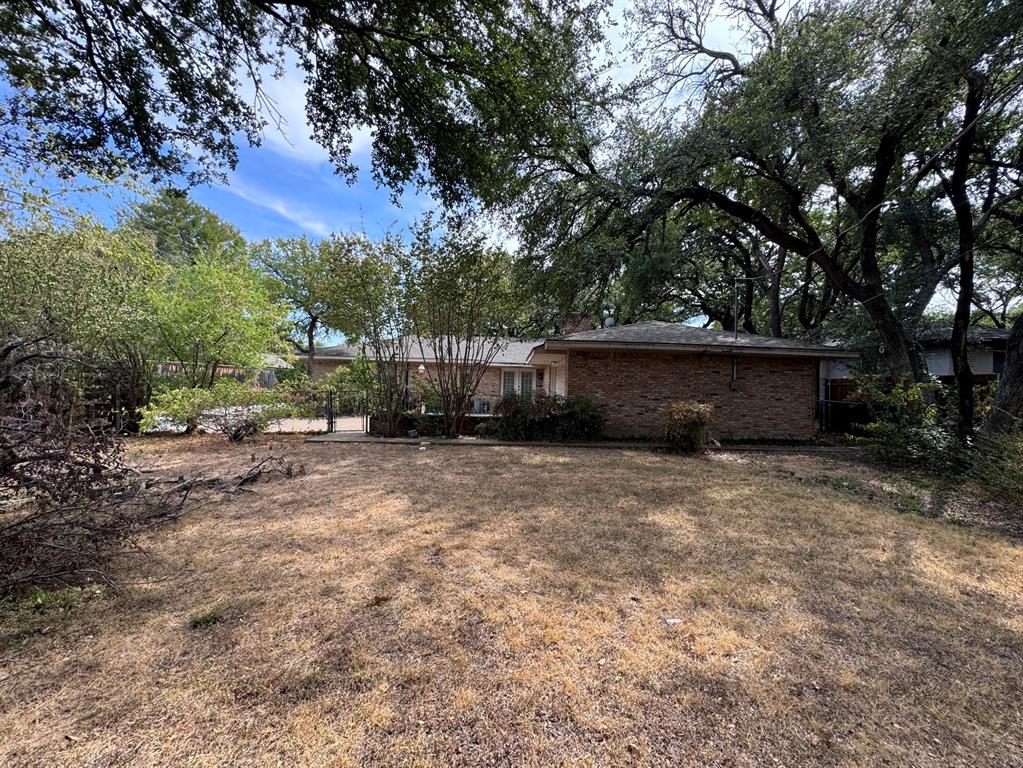 806 Sharpshire St, Grand Prairie, TX 75050 photo