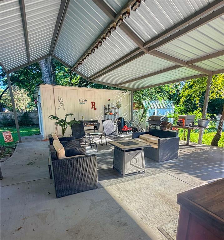 2124 Culbertson St, Paris, TX 75460 photo