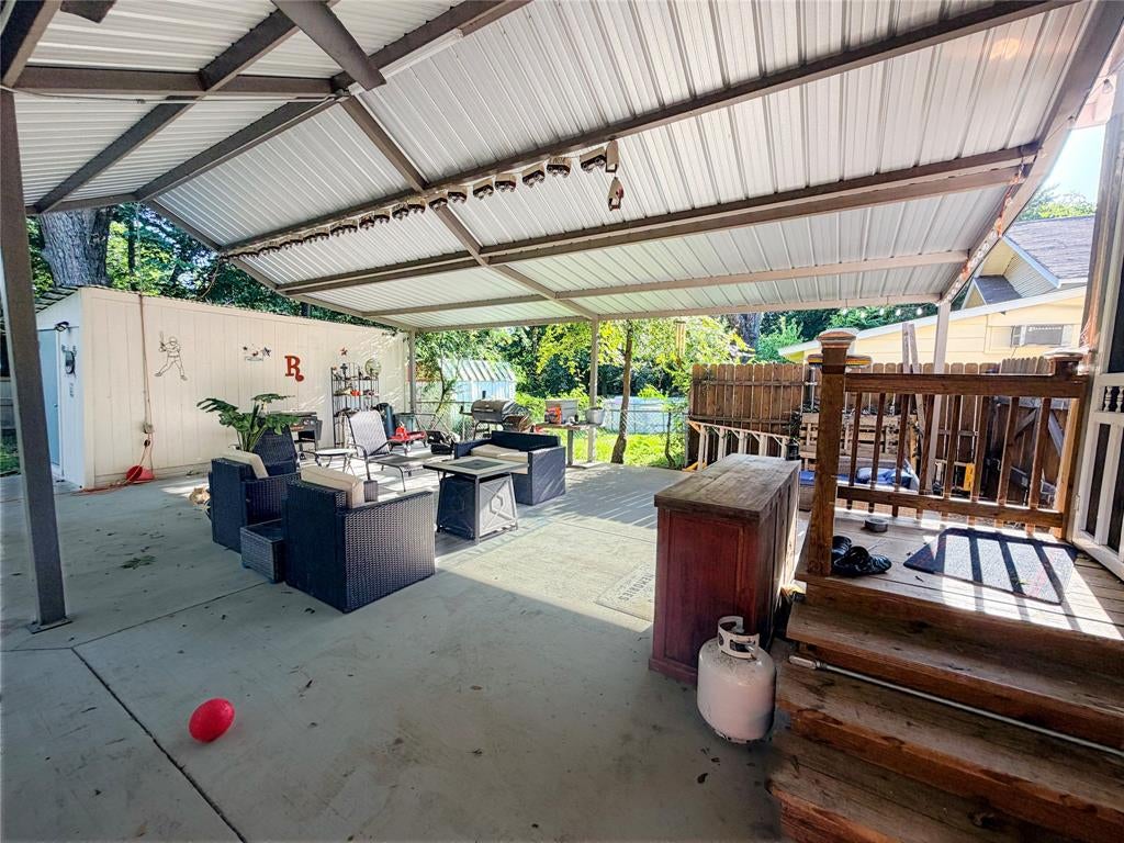 2124 Culbertson St, Paris, TX 75460 photo
