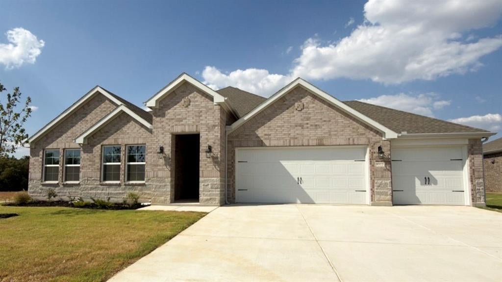 9513 Dugout Dr, Aubrey, TX 76227