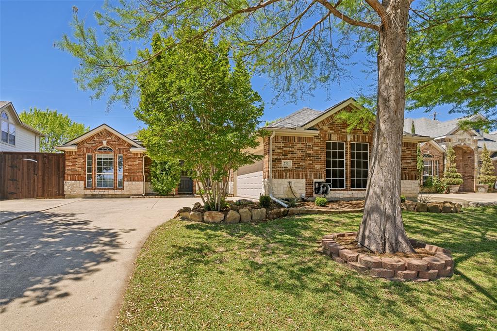 2301 Trickling Creek Dr, Garland, TX 75041 photo