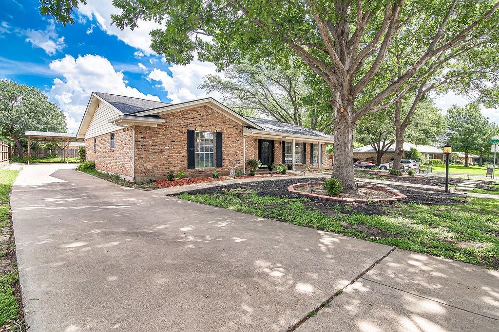 4300 Barcelona Dr, Fort Worth, TX 76133 photo