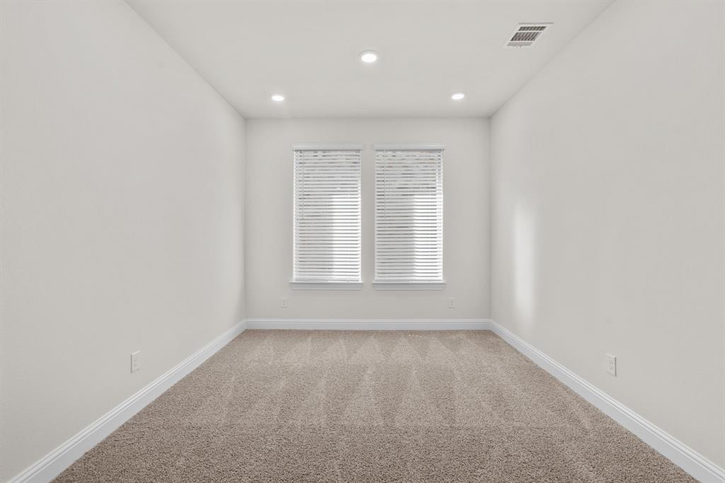 910 Milkweed Dr, Euless, TX 76039 photo