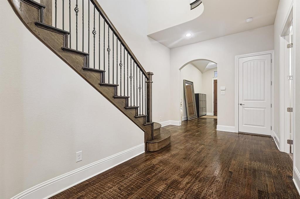 2812 Cedar Elm Dr, Carrollton, TX 75010 photo