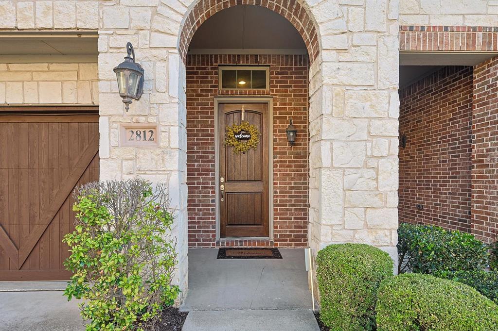 2812 Cedar Elm Dr, Carrollton, TX 75010 photo