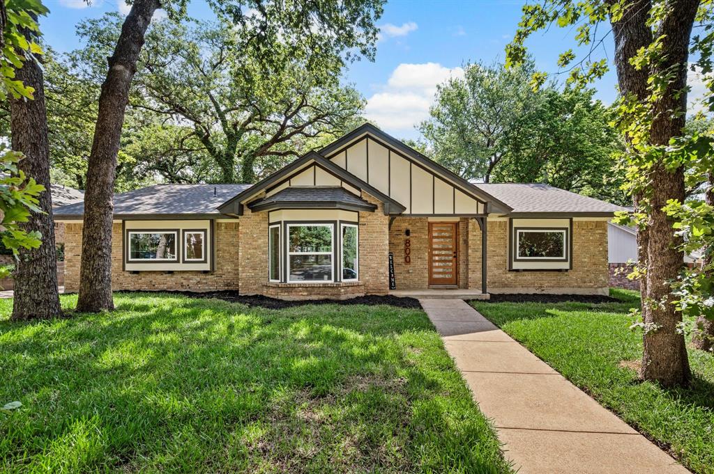 800 Tanglewood Ln, Arlington, TX 76012