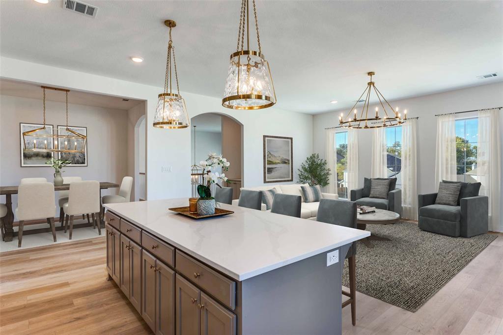 8965 Armstrong Ct, Benbrook, TX 76126