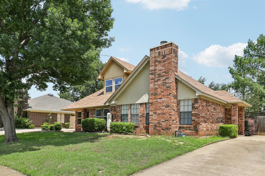 2710 Newkirk Ct, Euless, TX 76039