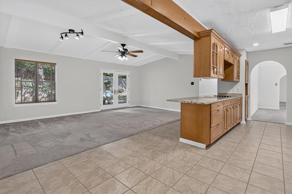 1820 Holly Oak St, Arlington, TX 76012 photo
