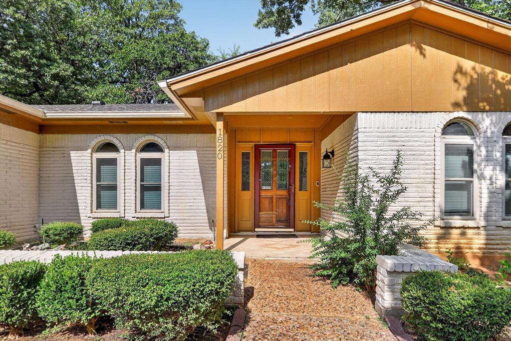 1820 Holly Oak St, Arlington, TX 76012 photo