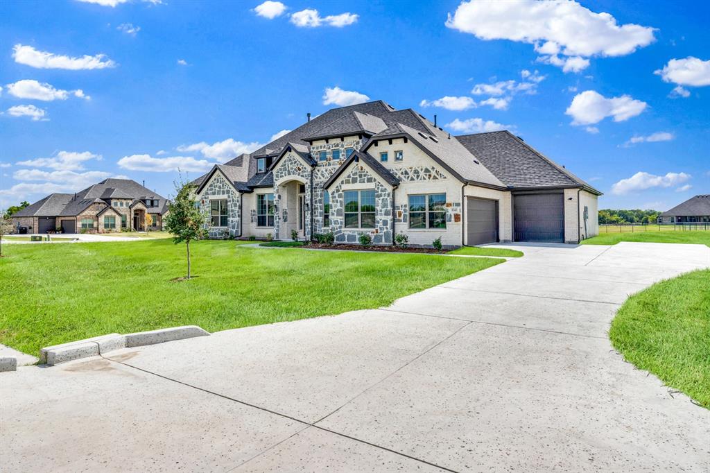 8340 Magnolia Ct, Greenville, TX 75402