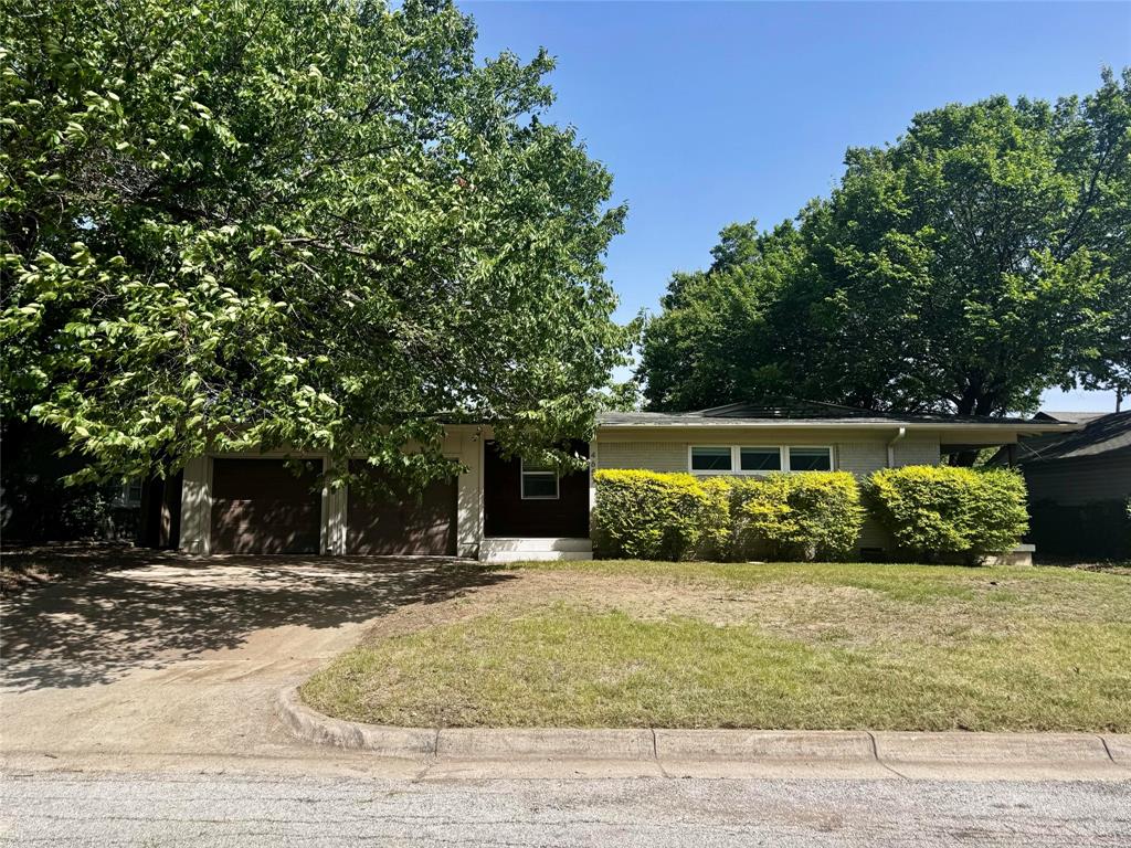 4657 Selkirk Dr, Fort Worth, TX 76109 photo