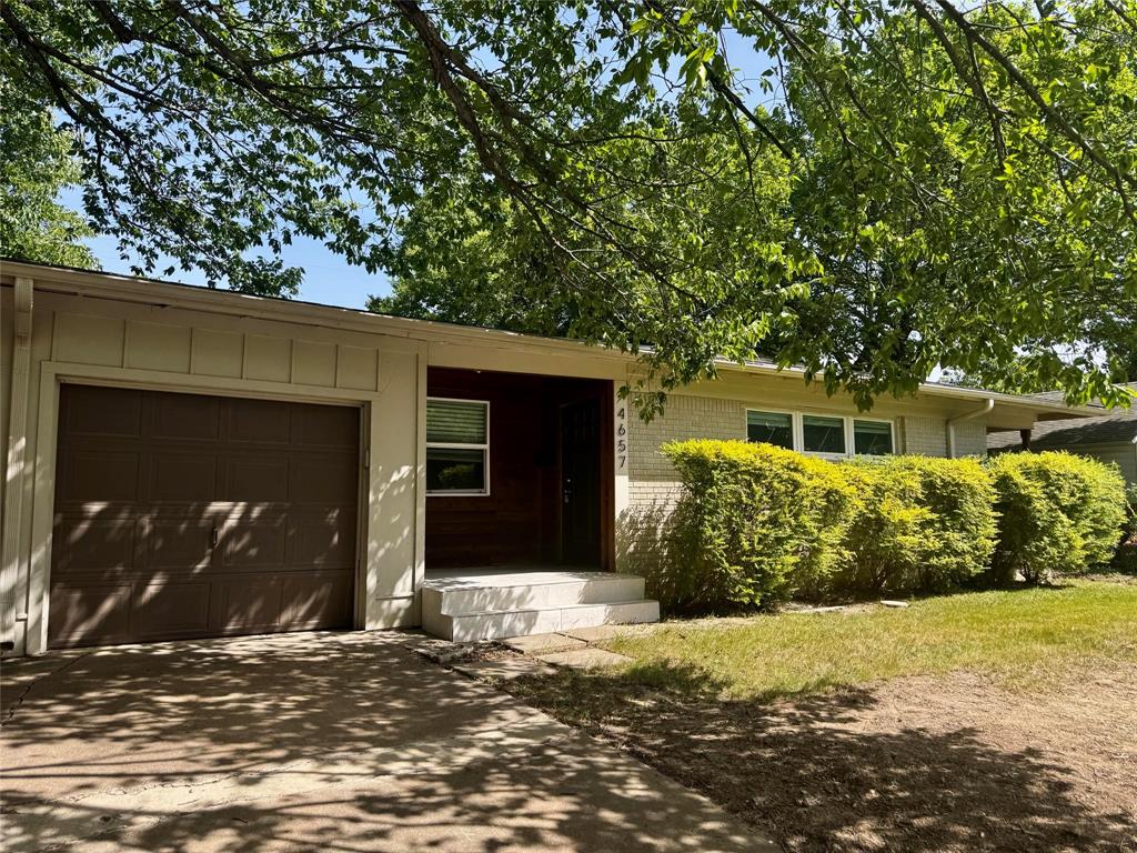 4657 Selkirk Dr, Fort Worth, TX 76109 photo