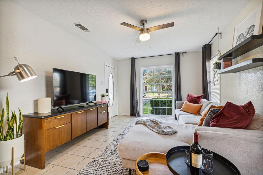 2435 W 10 St, Dallas, TX 75211 photo