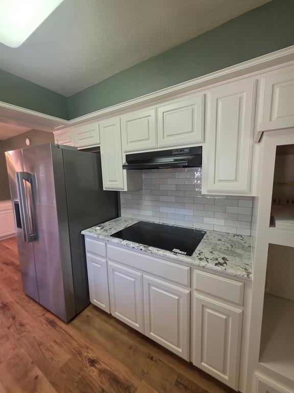 1914 Surrey Cir, Grand Prairie, TX 75050 photo