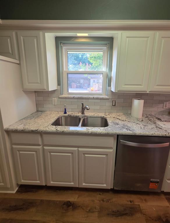 1914 Surrey Cir, Grand Prairie, TX 75050 photo