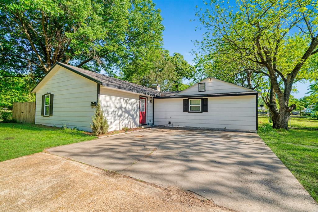 2617 Graham St, Paris, TX 75460