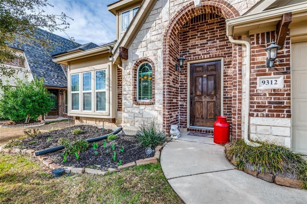 9312 Wellington Dr, Little Elm, TX 75068 photo