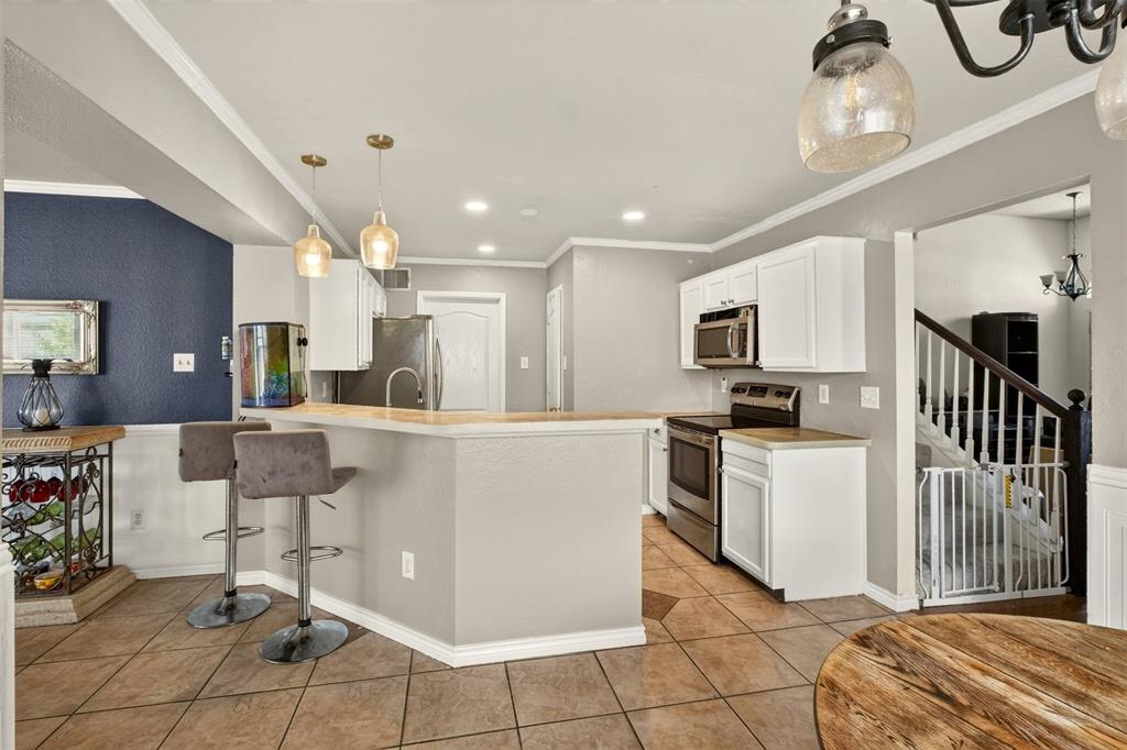 2272 Bresee Dr, Carrollton, TX 75010 photo