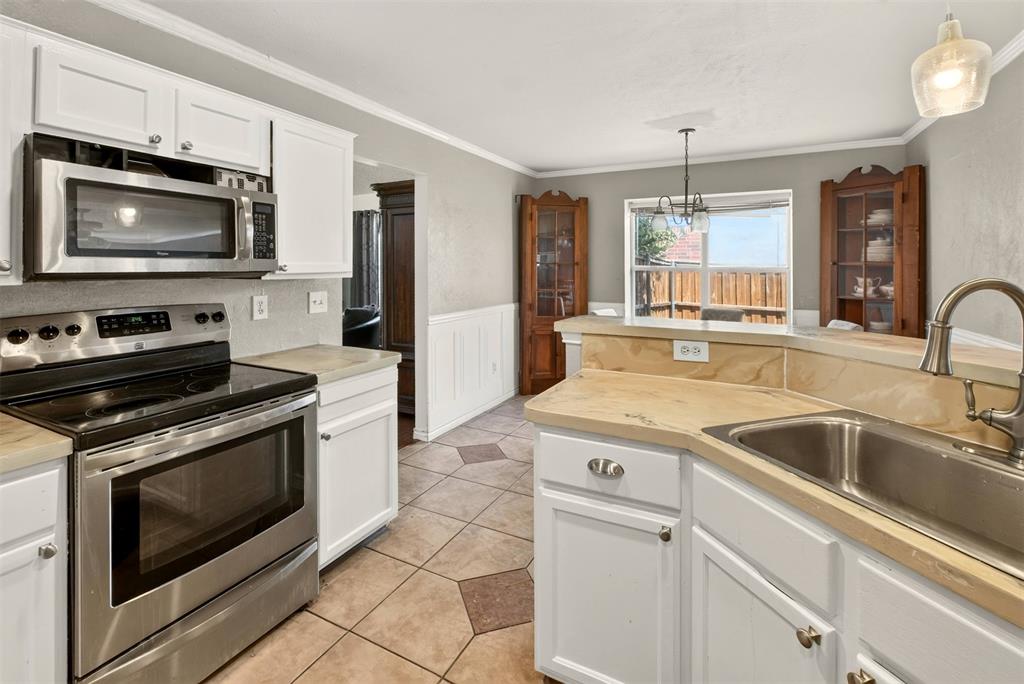 2272 Bresee Dr, Carrollton, TX 75010 photo