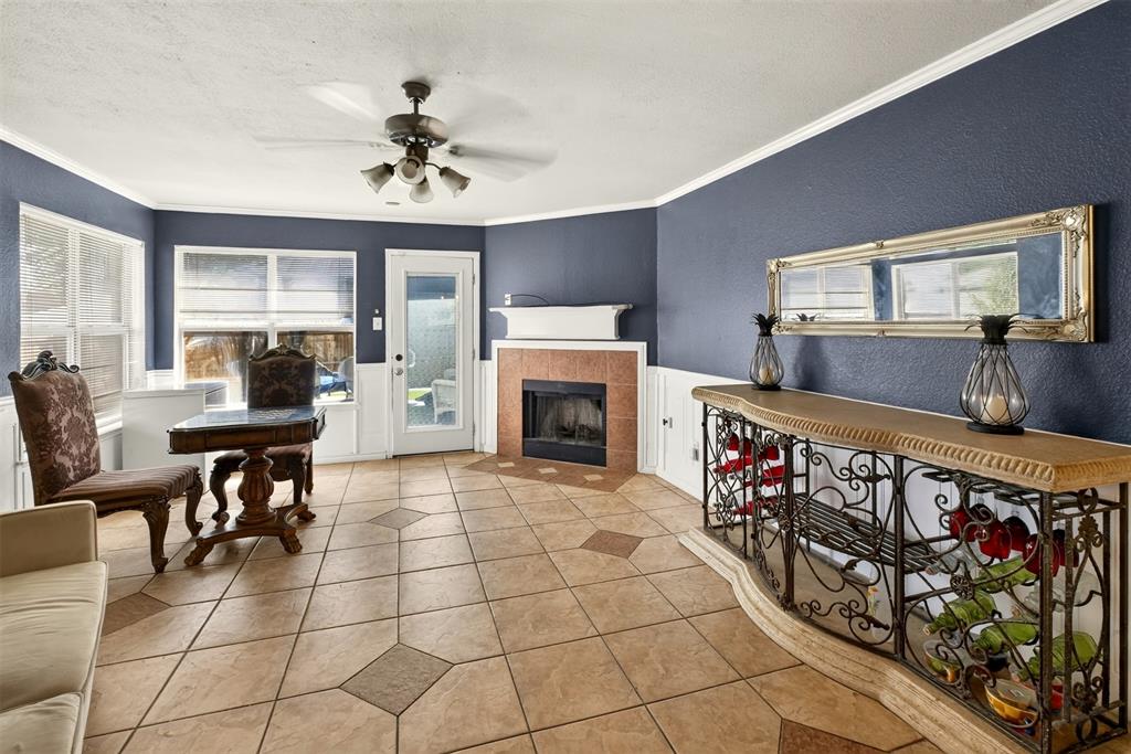 2272 Bresee Dr, Carrollton, TX 75010 photo