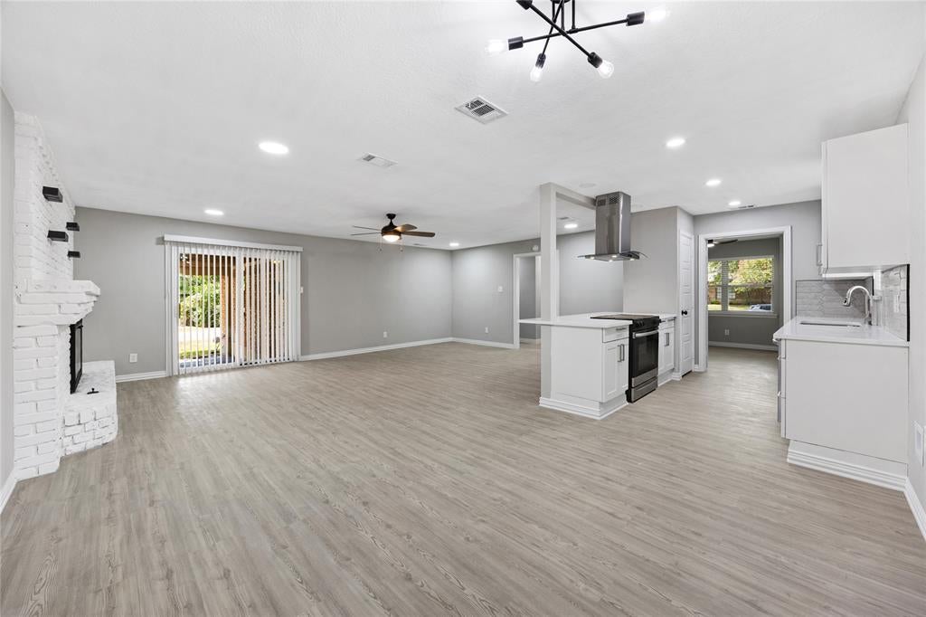 600 N Young Blvd, Desoto, TX 75115 photo