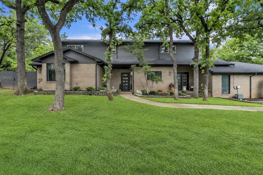 900 Pioneer Cir, Argyle, TX 76226