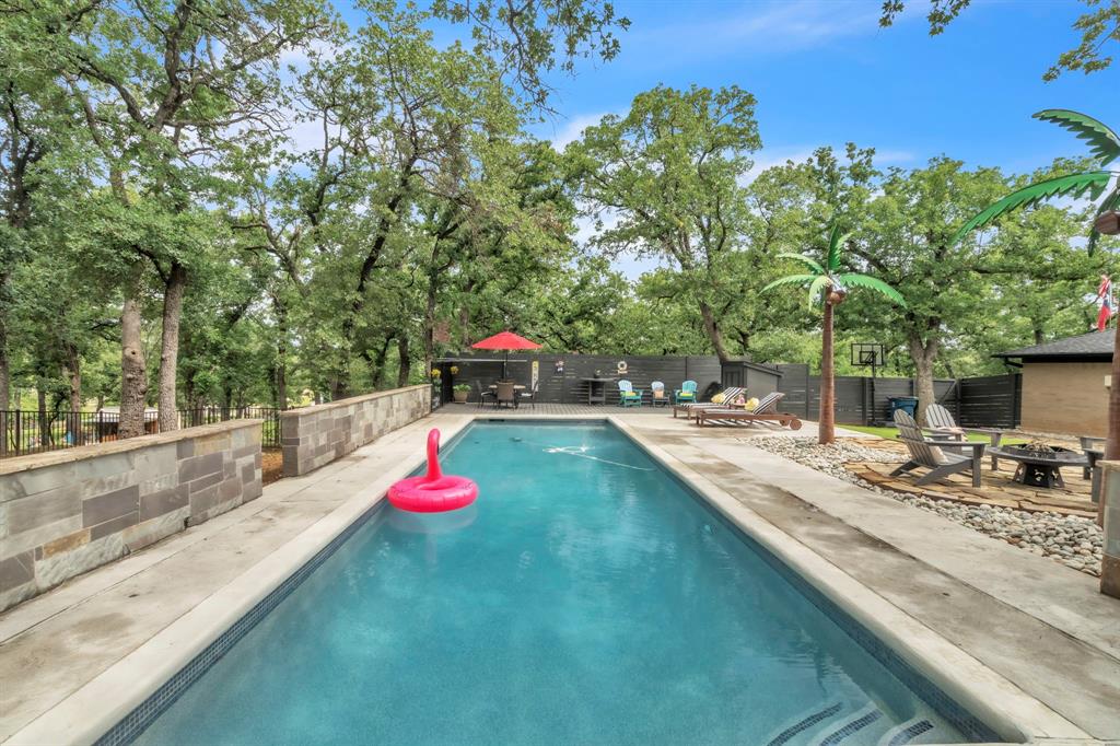 900 E Pioneer Cir, Argyle, TX 76226 photo