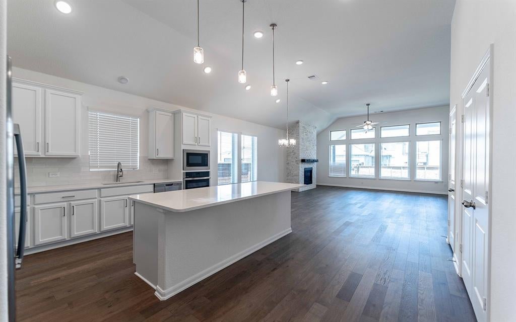 1825 Acorn Creek Cir, Mesquite, TX 75181 photo