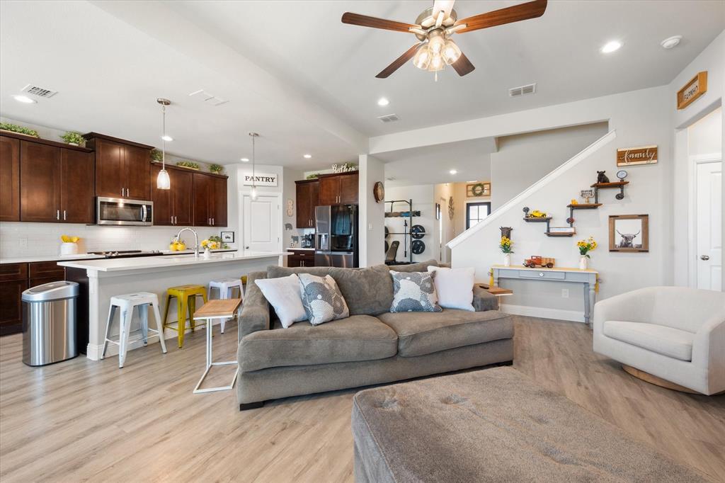 2021 Redemption Dr, Weatherford, TX 76088 photo