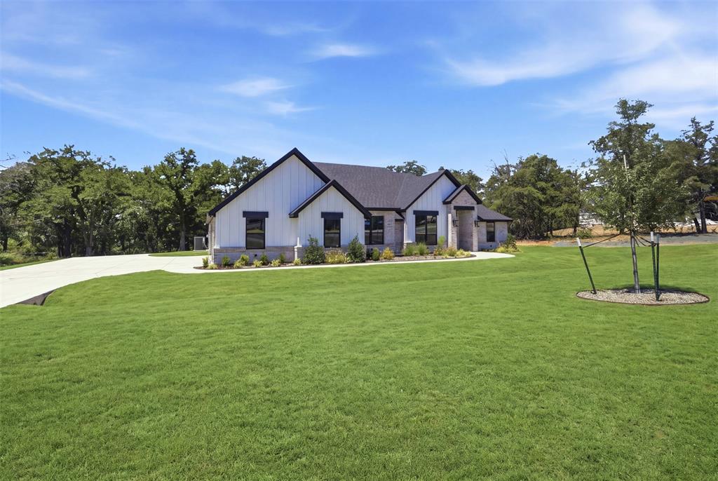 2017 Forest Bridge Dr, Azle, TX 76020 photo