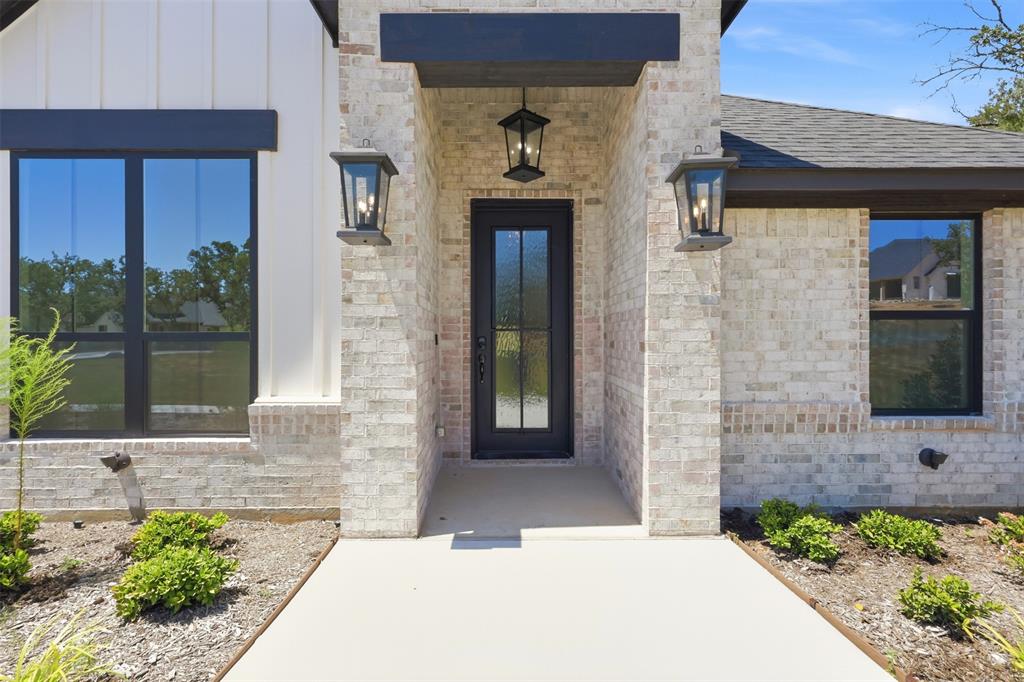 2017 Forest Bridge Dr, Azle, TX 76020 photo