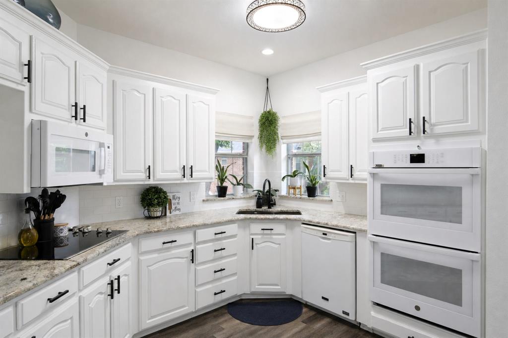 816 Lake View Ct, Crowley, TX 76036 photo