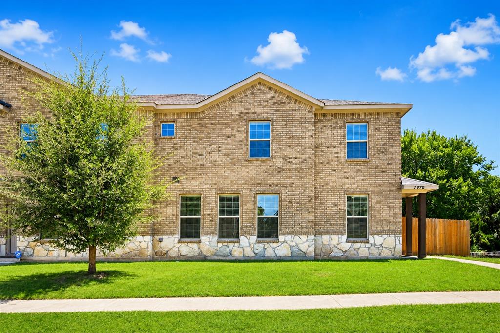 1970 Timber Oaks Dr, Garland, TX 75040 photo