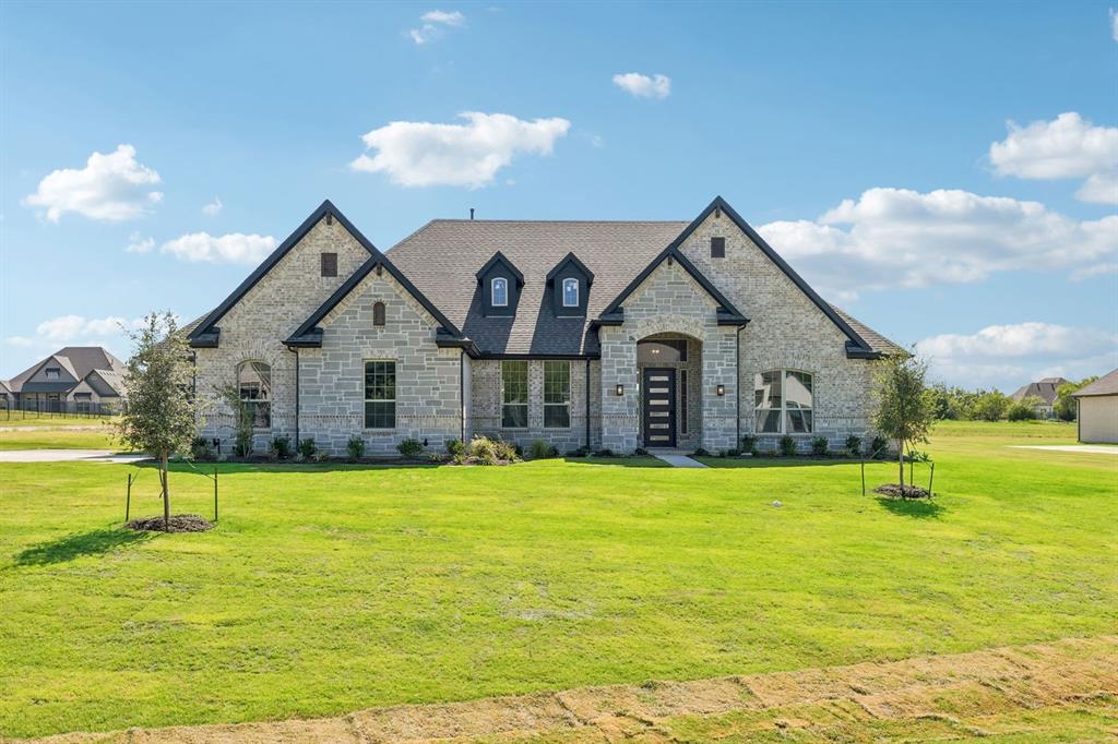 5001 Valley View Dr, Joshua, TX 76058