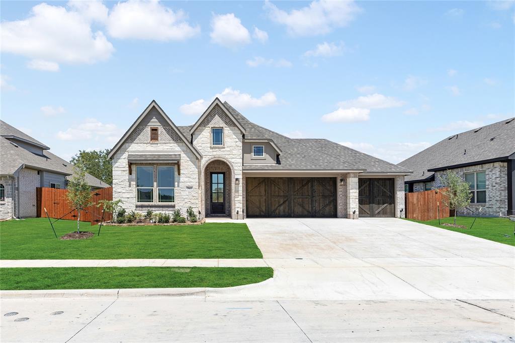 561 Red Maple Rd, Waxahachie, TX 75165