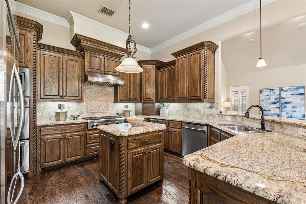 8523 Lakemont Dr, Dallas, TX 75209 photo