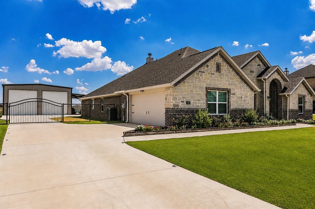 198 Spanish Moss Trl, Rhome, TX 76078 photo