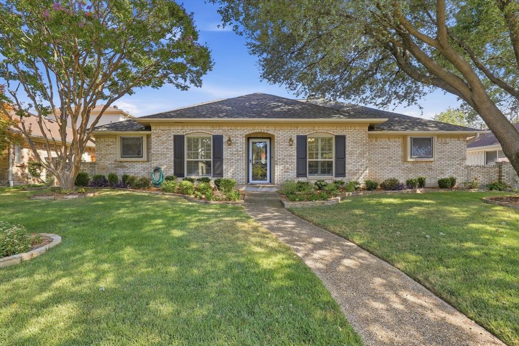 15922 Windy Meadow Dr, Dallas, TX 75248 photo