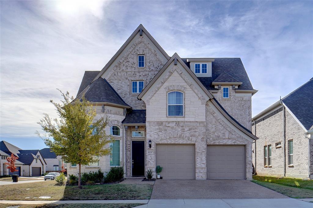 1237 Stagecoach Trl, Justin, TX 76247