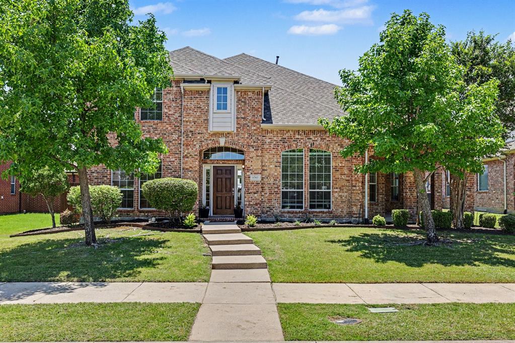 1041 Crystal Lake Dr, Frisco, TX 75036